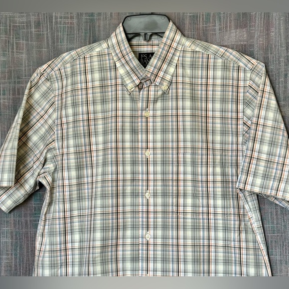 NWT JOS A. BANK MENS SHORT SLEEVE PLAID SHIRT. TRAVELER’S COL. TAILORED FIT. - Picture 6 of 11